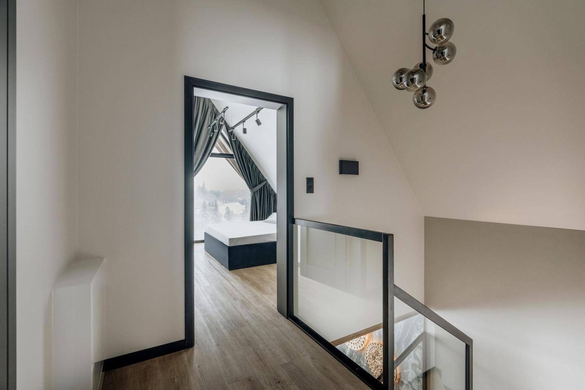 Crystal Pine - Loftaffair Collection Apartment
