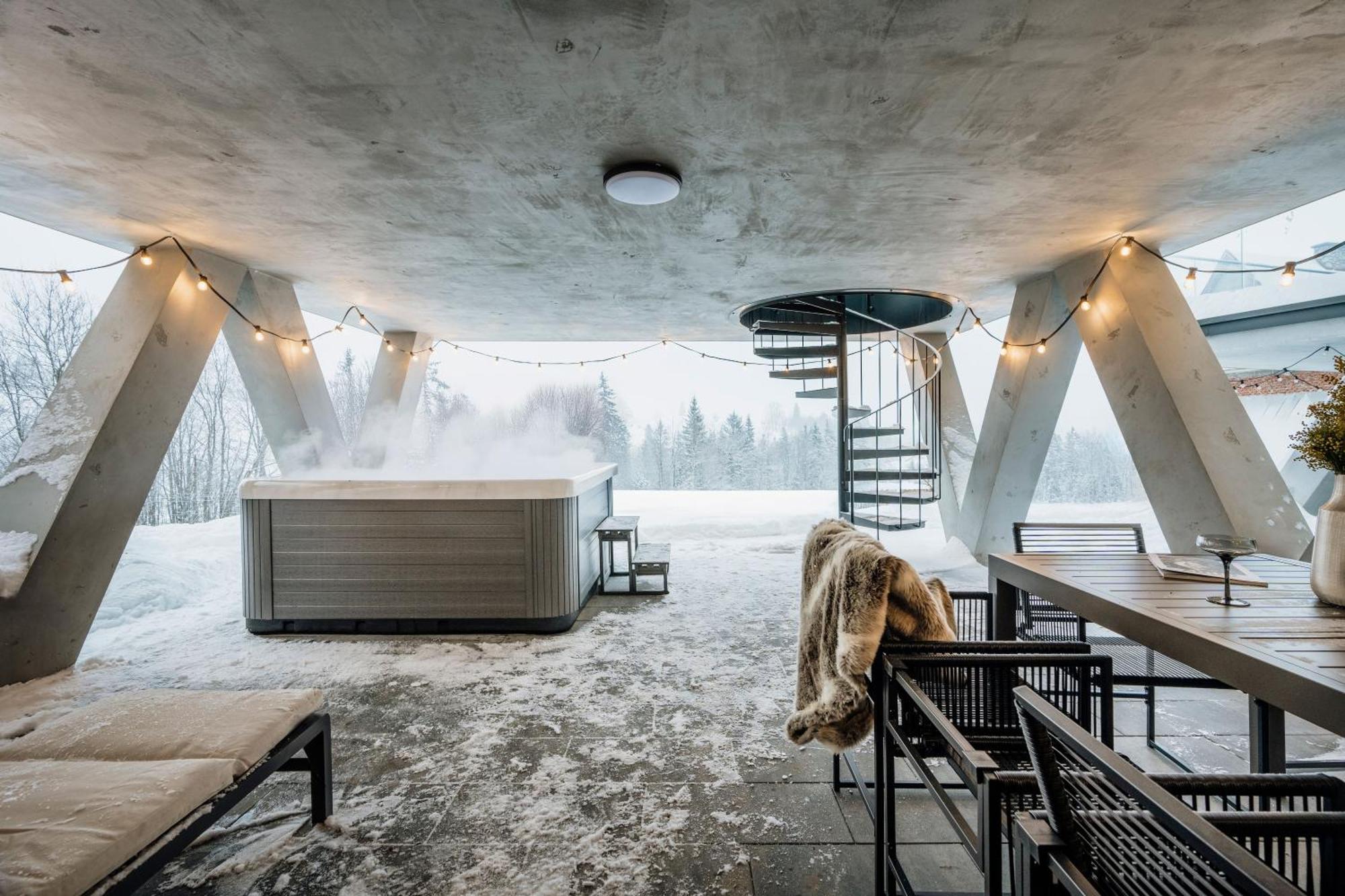 Crystal Pine - Loftaffair Collection Apartment